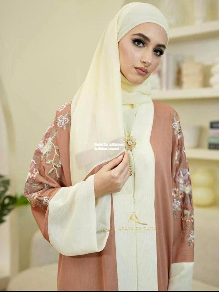 High Quality Zoom Dubai Abayas