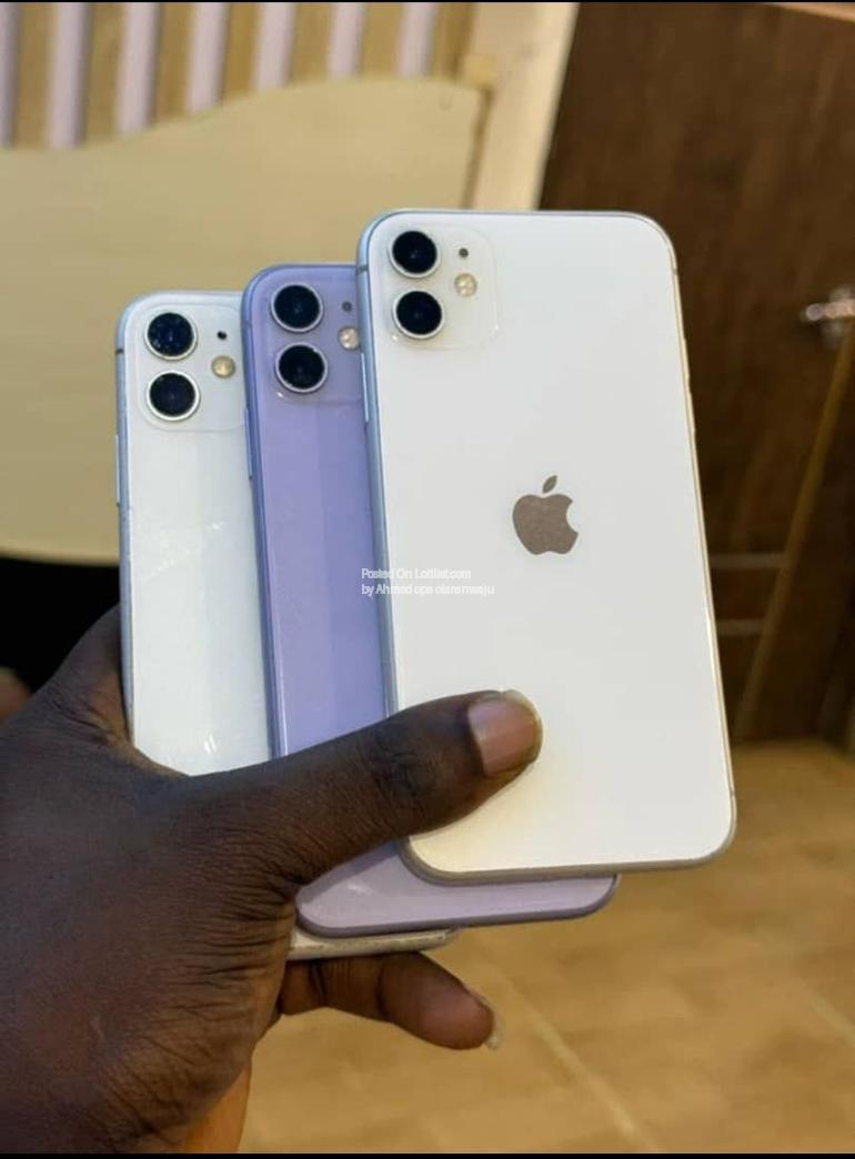 iPhone 11 pro max - 64gb, 4gb RAM