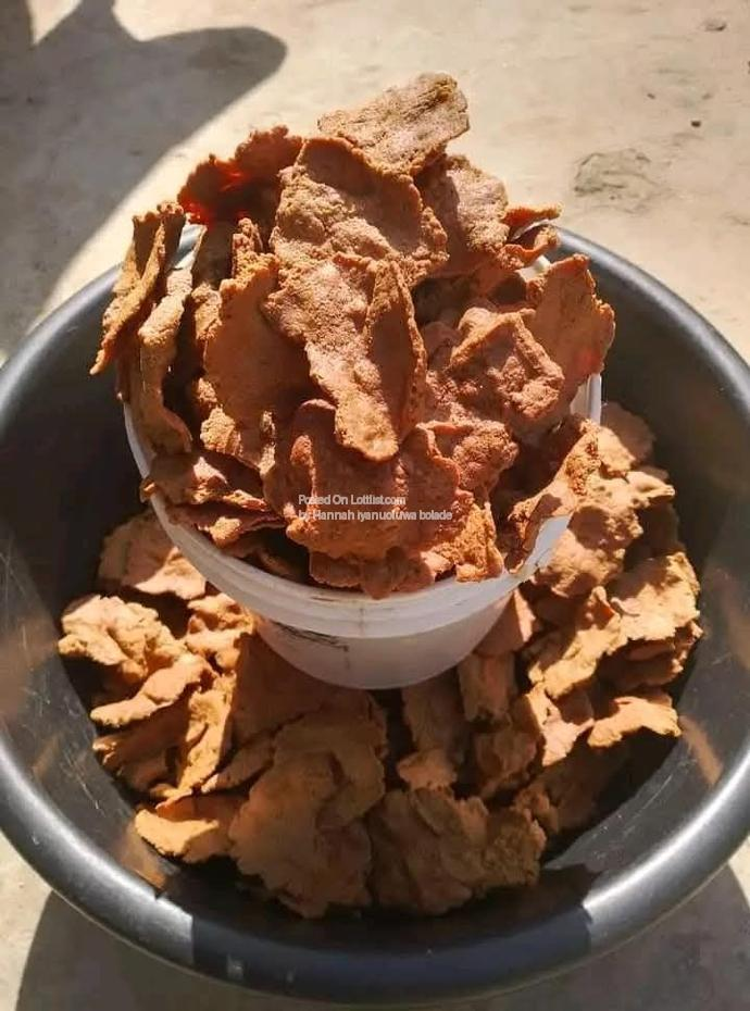Cashew nut and kulikuli for pickup